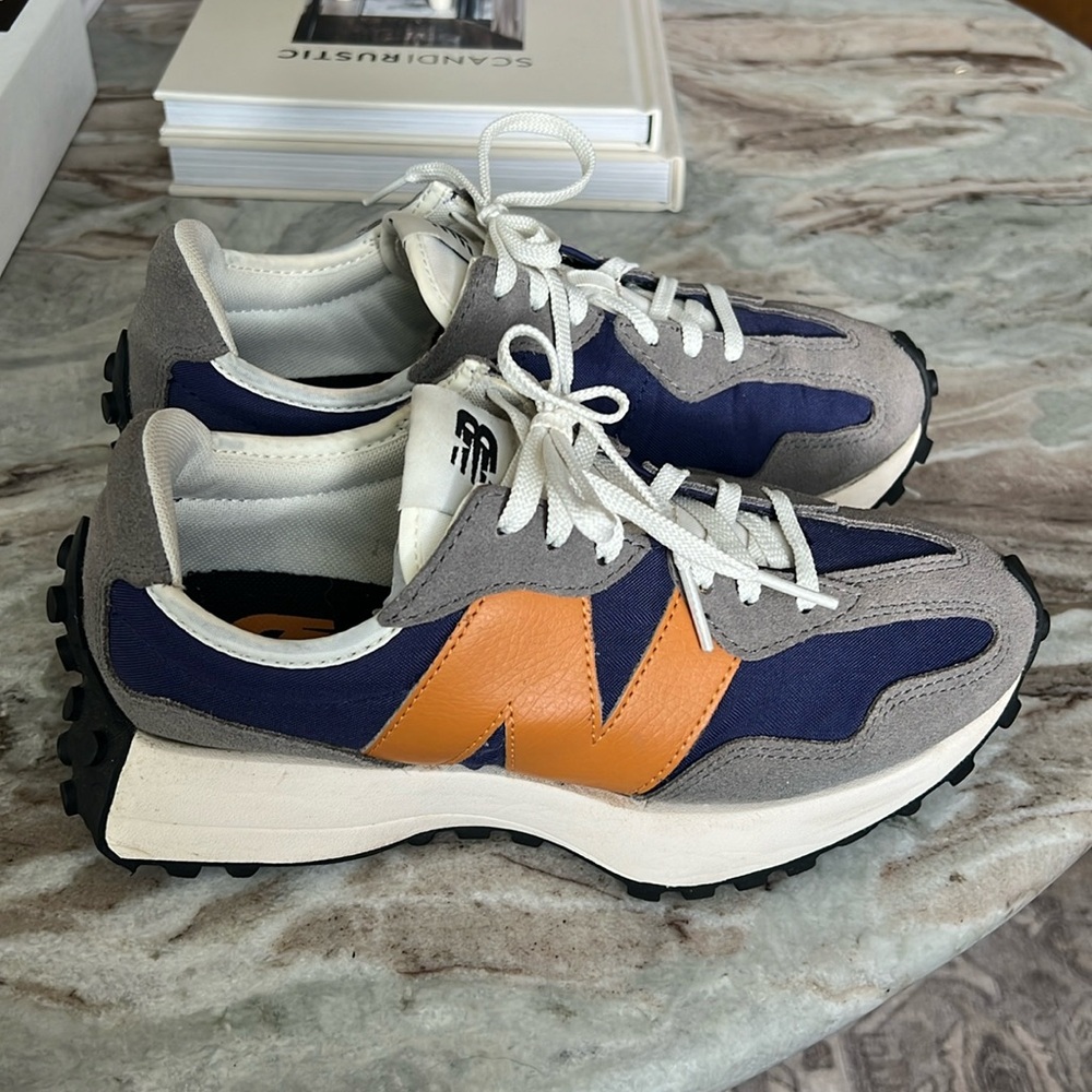 SOLD ❌ New Balance 327 Sneakers size 7